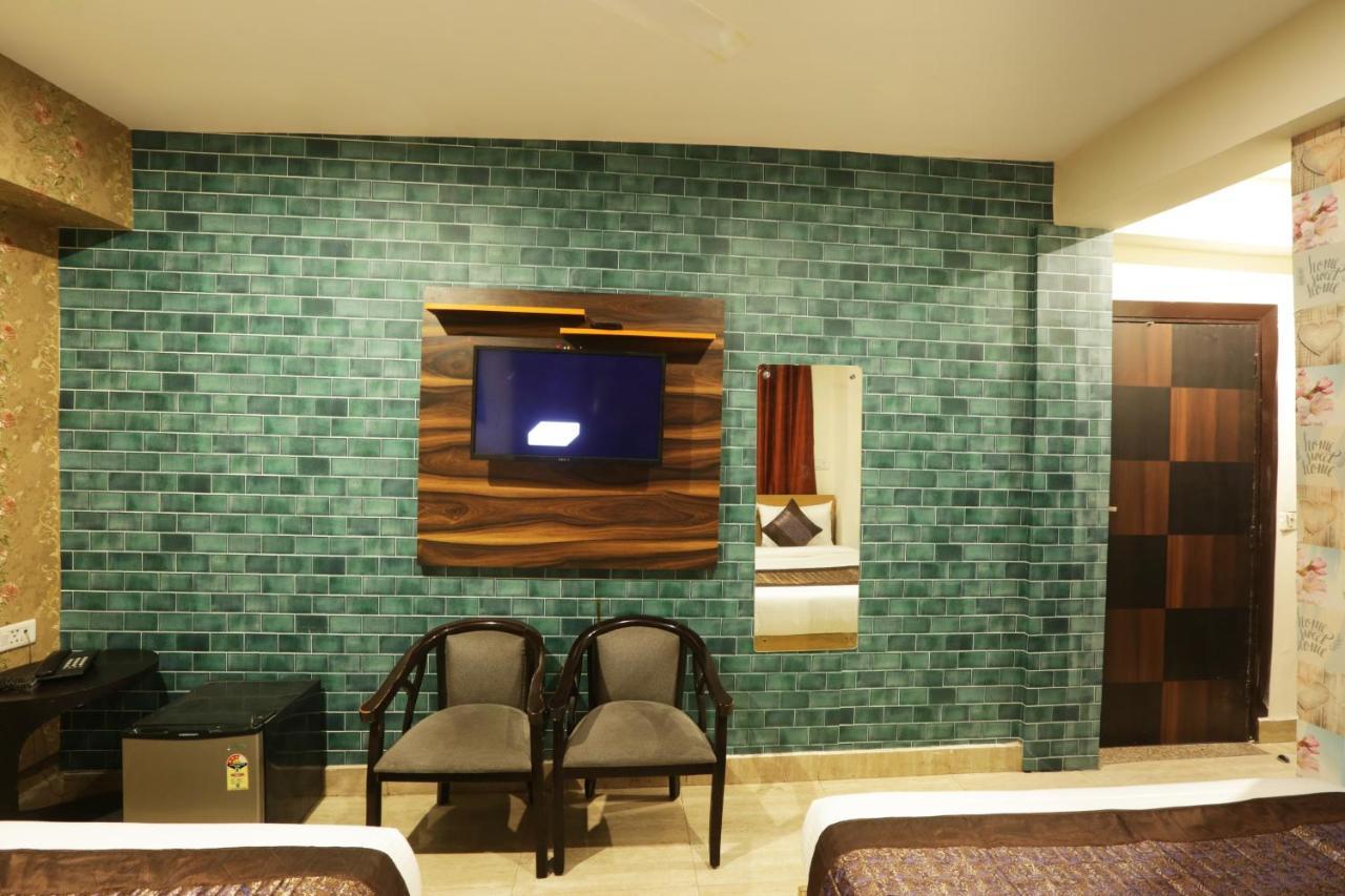 Hotel Airport Star Нью-Делі Екстер'єр фото